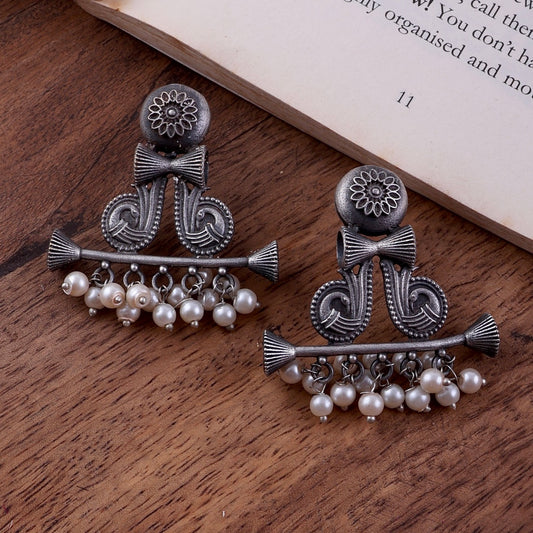 Quirky Sehnai Earring