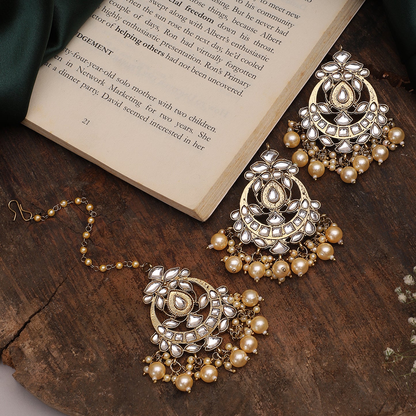 Aashi Teeka Earring Combo