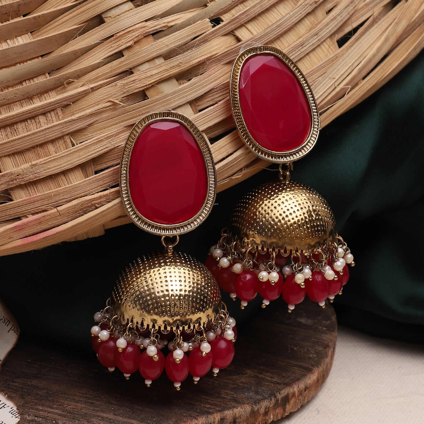 Nushka Jhumka