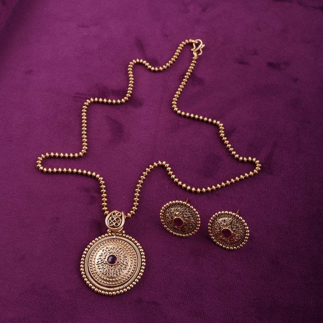 Reshmi Gold Pendent Set