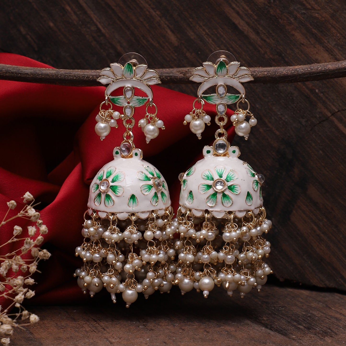 Tapsee Jhumka