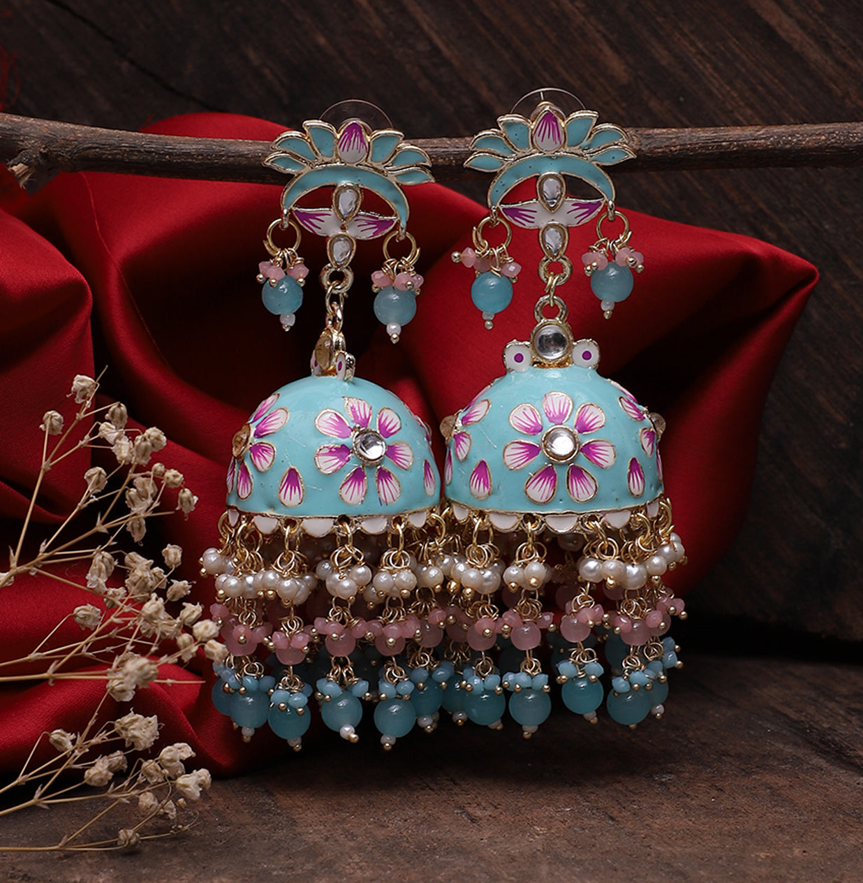 Tapsee Jhumka