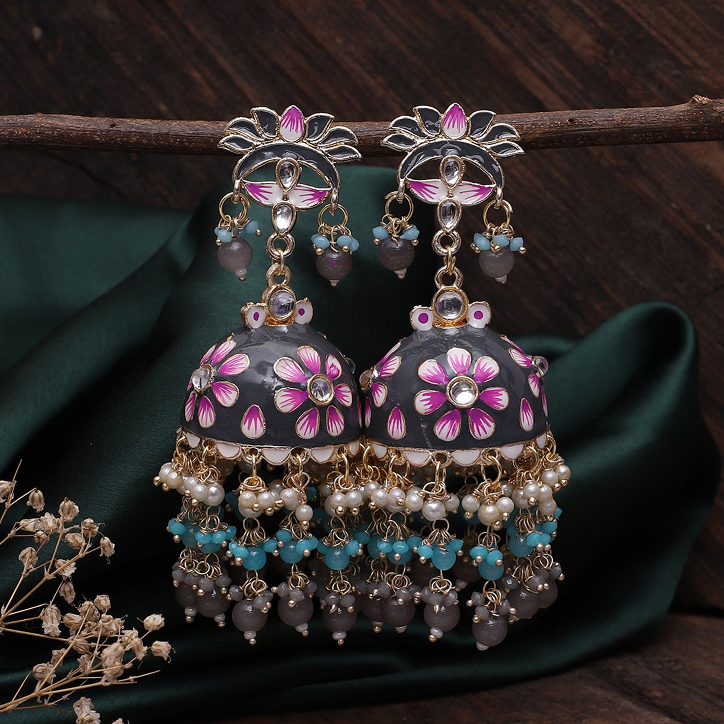 Tapsee Jhumka