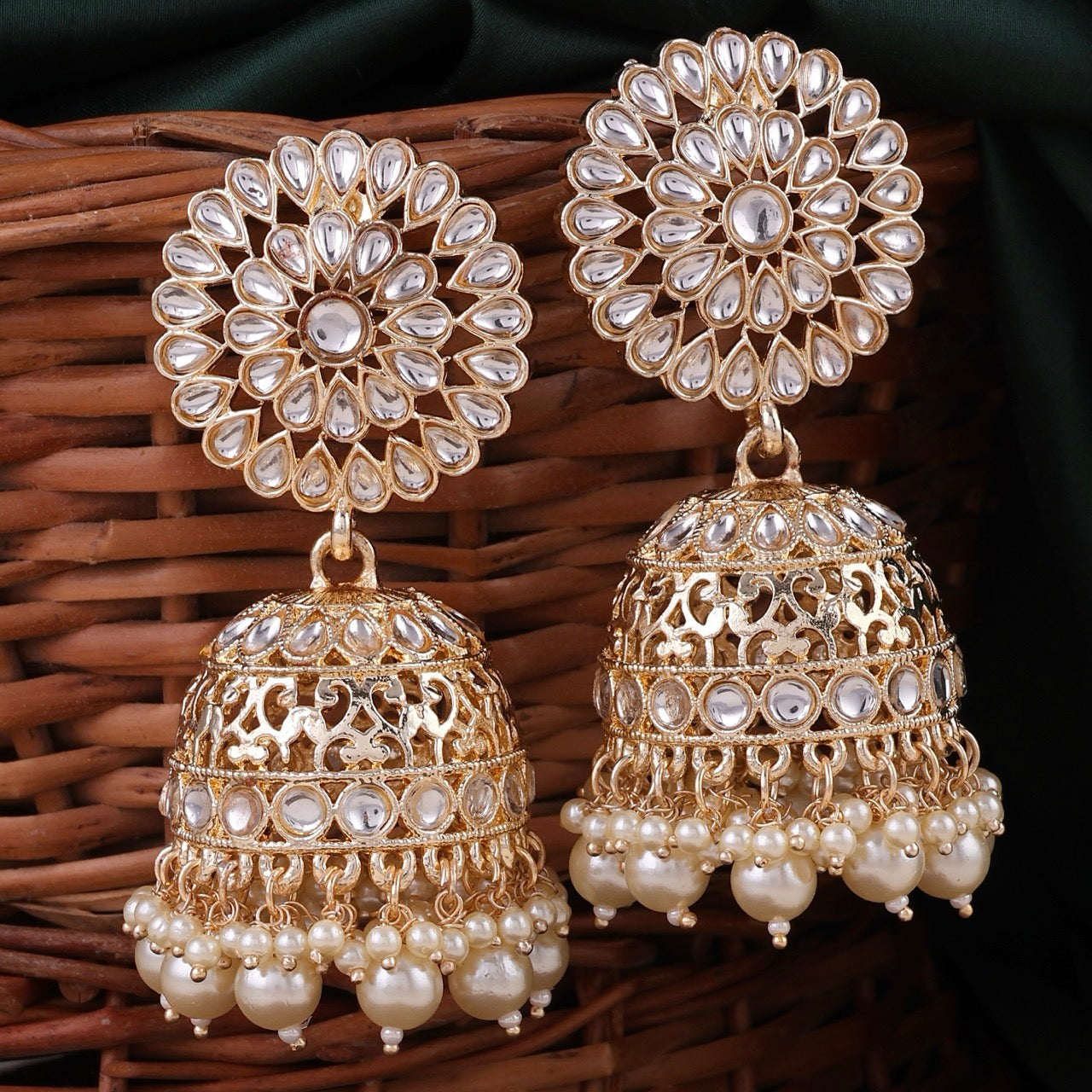 Naira Jhumka