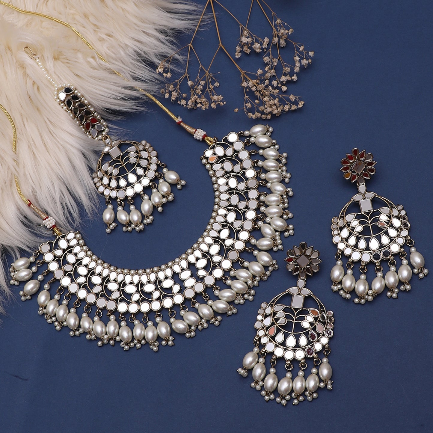 Avantika Mirror Pearl Set