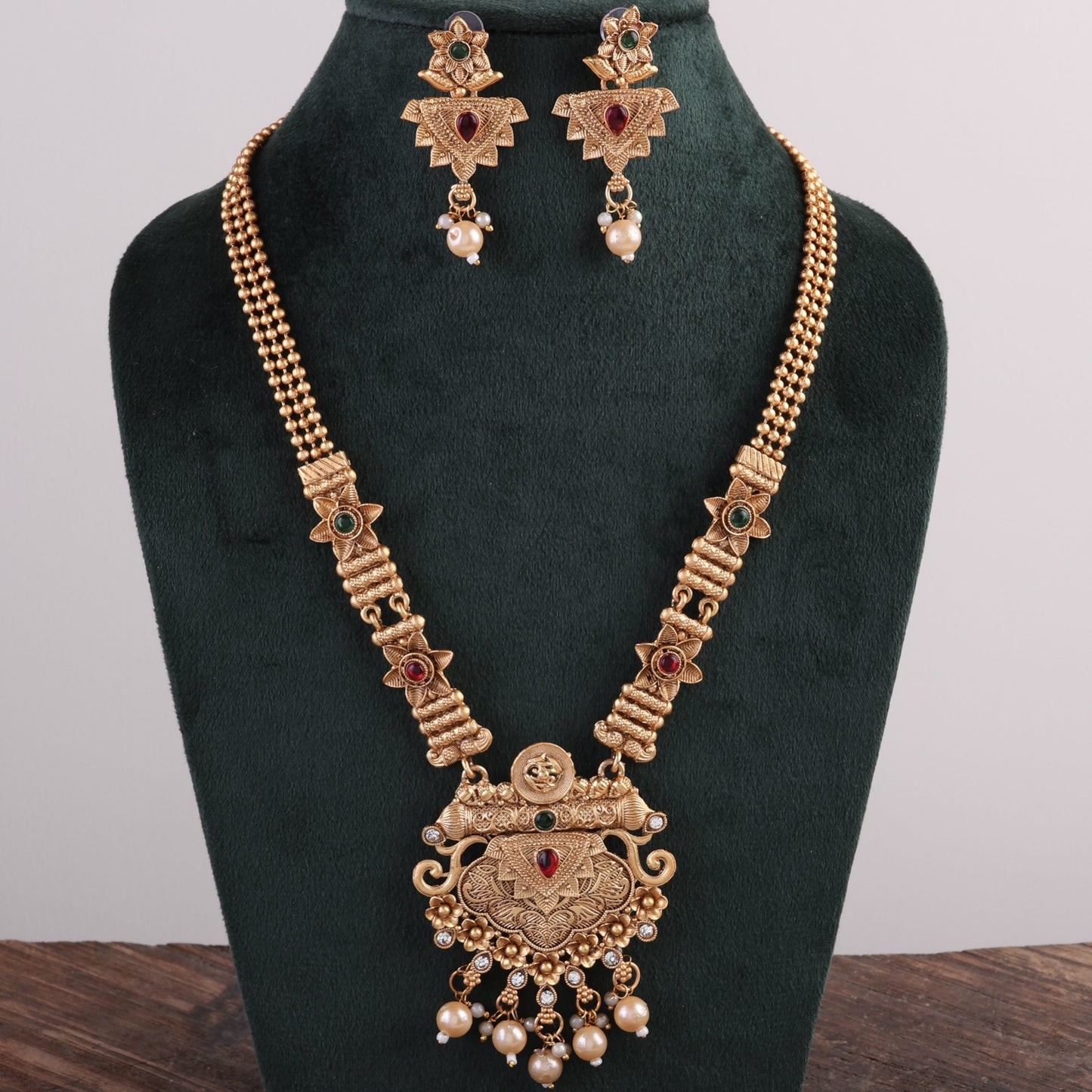 Parvati Rajwada Lookalike Set