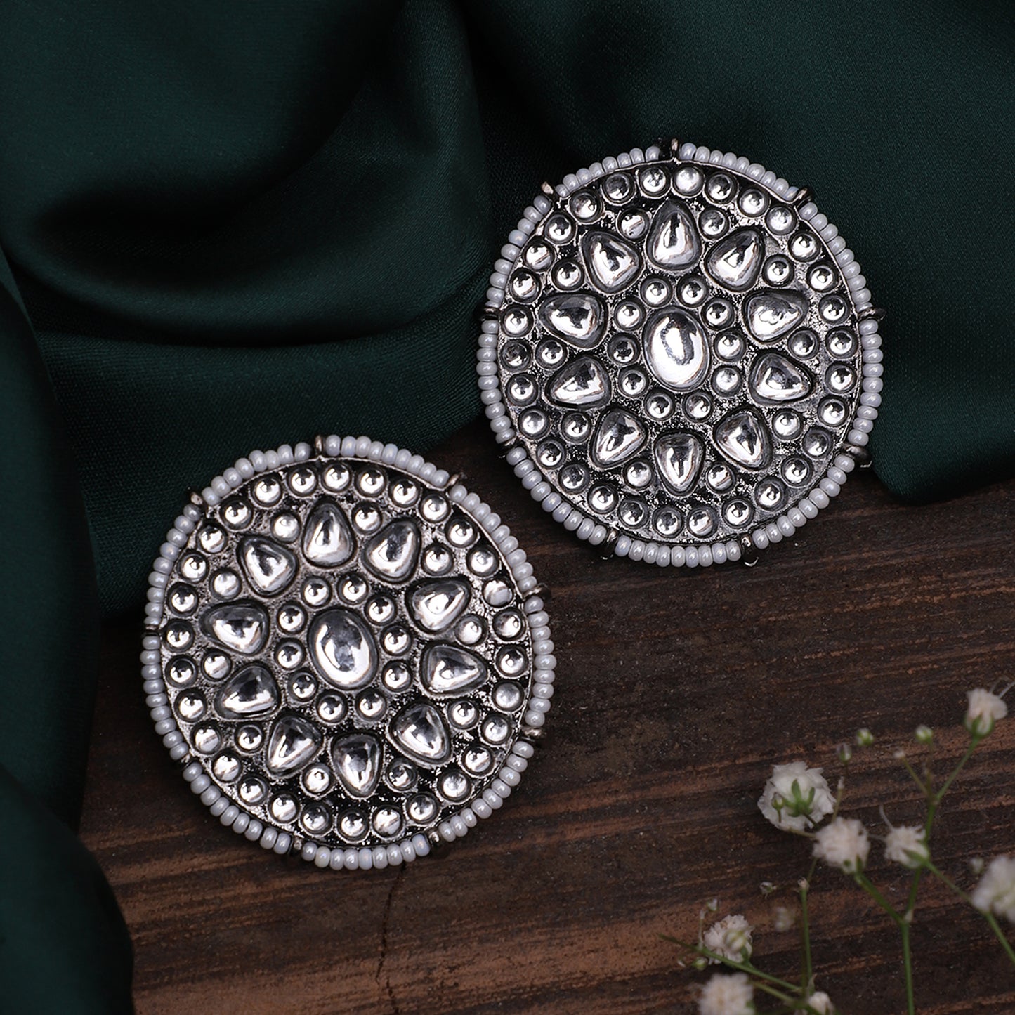 Sanya Studs