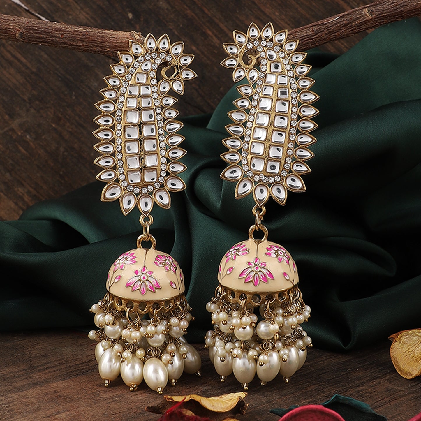 Raavi Jhumka