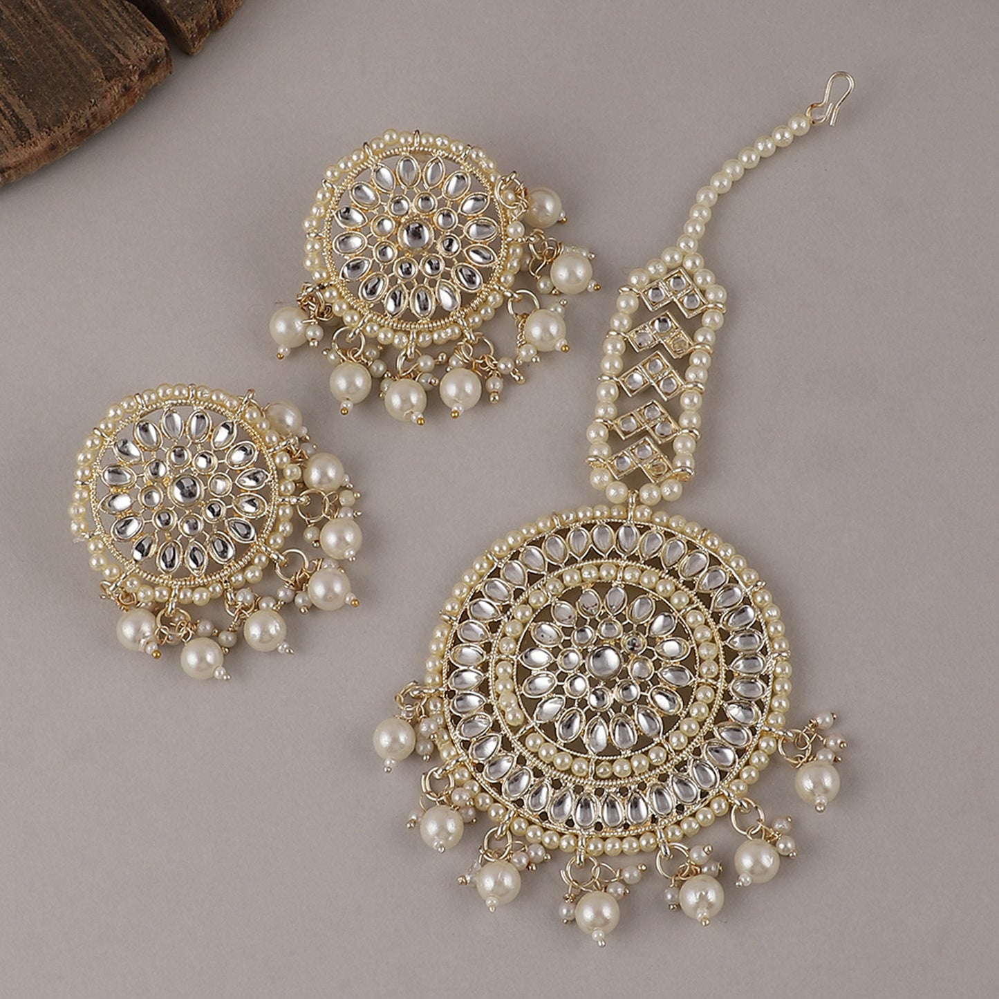 Harnaaz Teeka Set