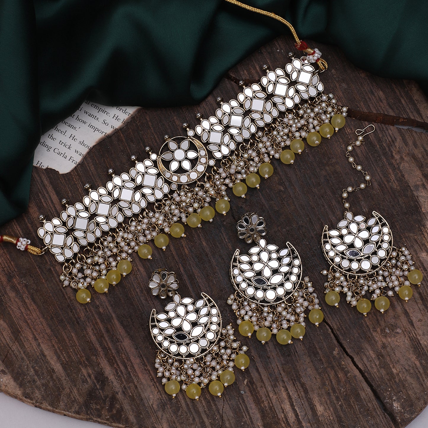 Hayat Mirror Choker Set