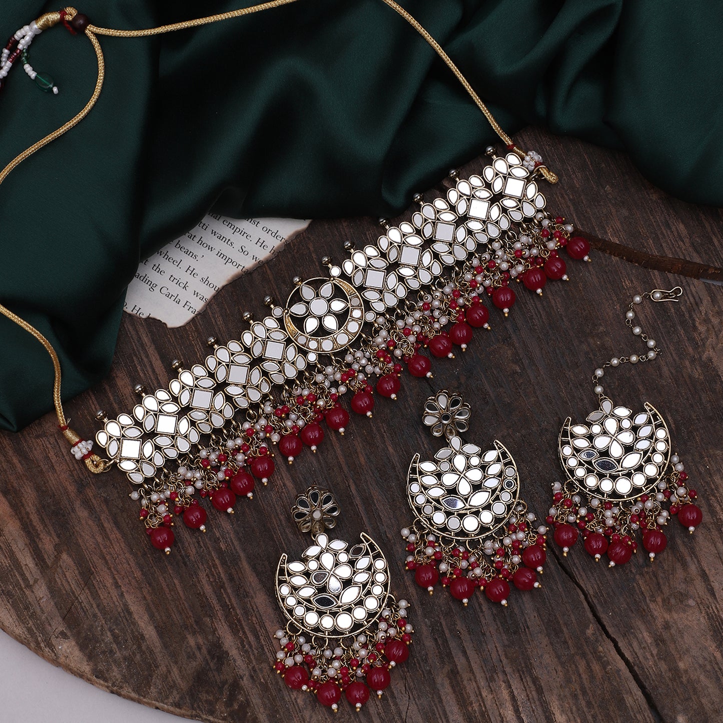 Hayat Mirror Choker Set