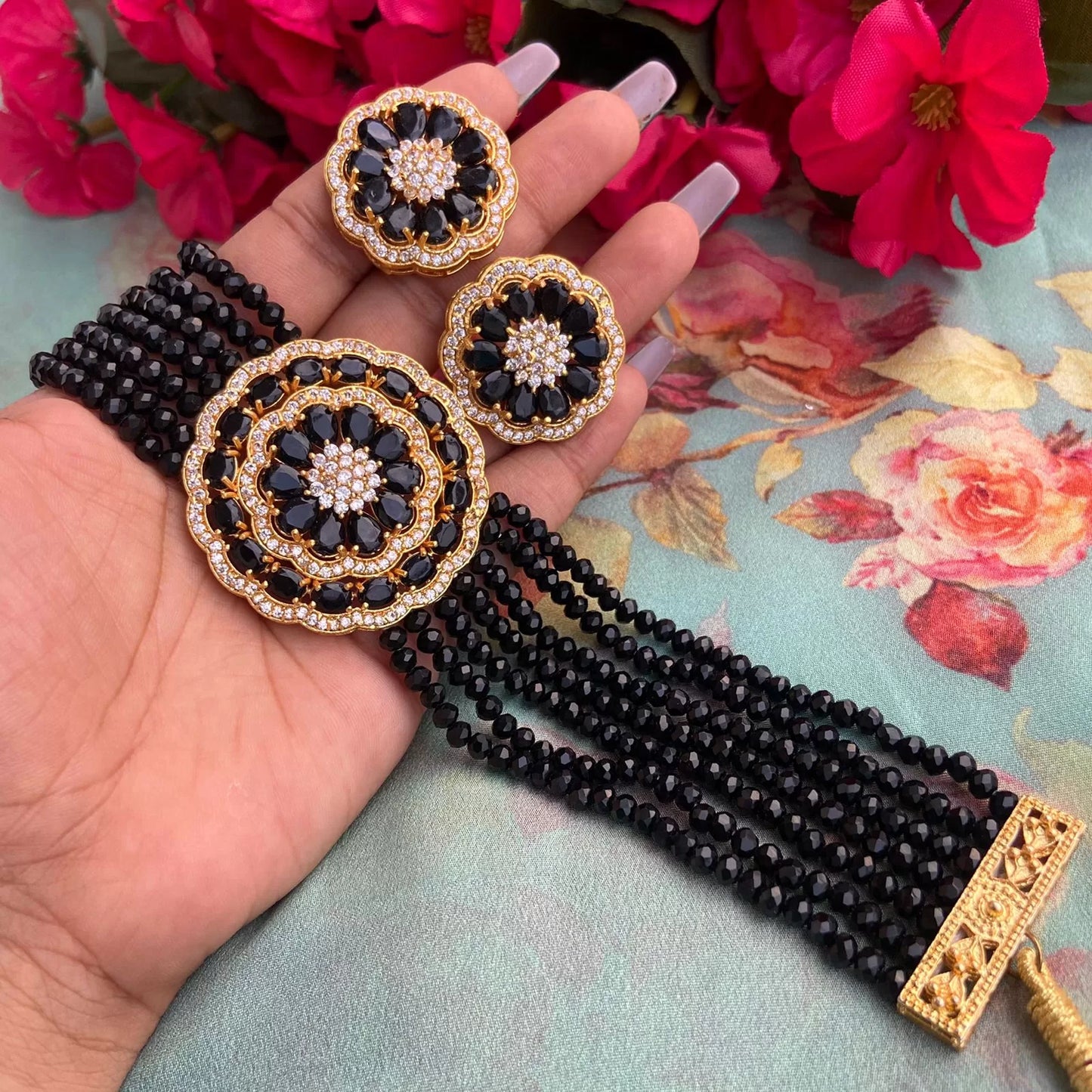 Shaima Choker Set with Stud